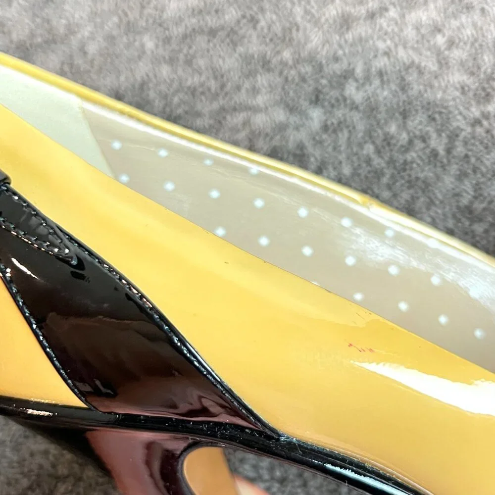 Moschino Womens Size 40.5 Black Tan Patent Leather‎ Peep Toe Heels Pumps Shoes